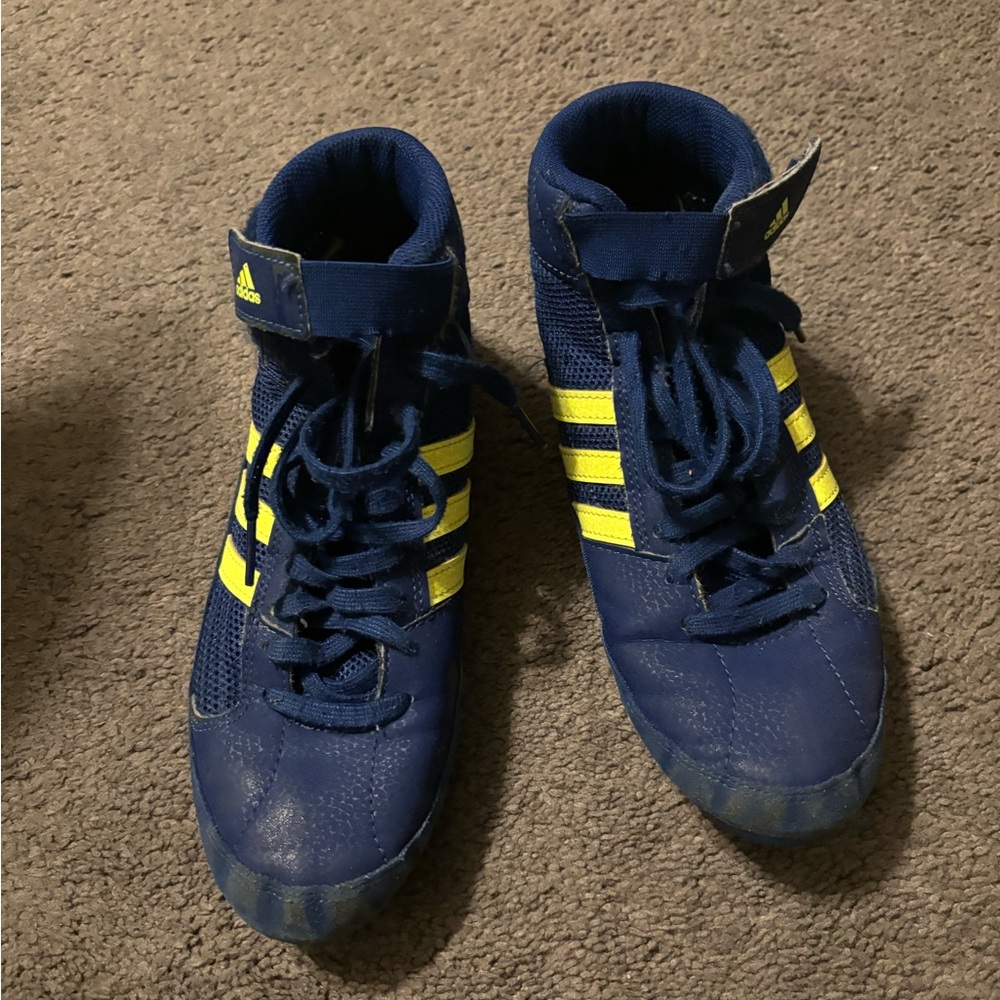 Adidas wrestling shoes size 5